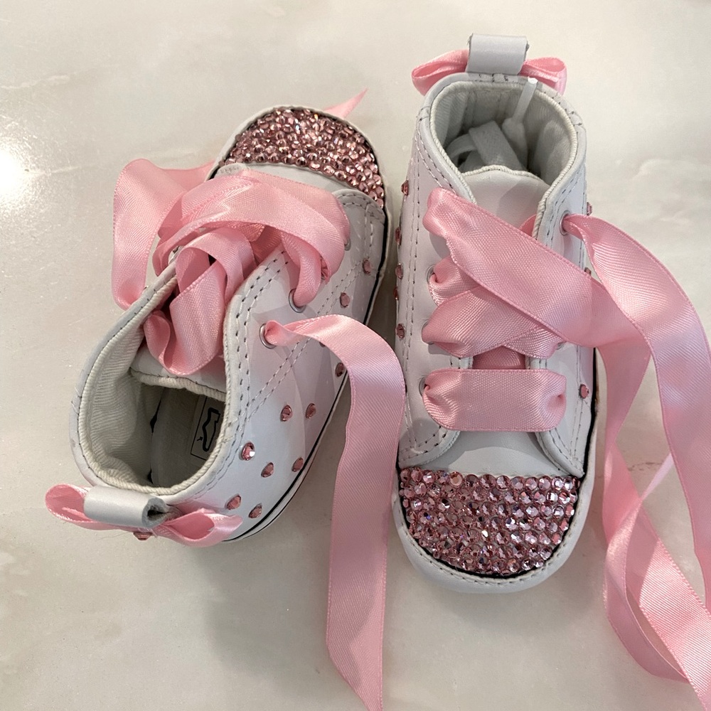 NWT. Custom Converse 1st Star white size 4 baby